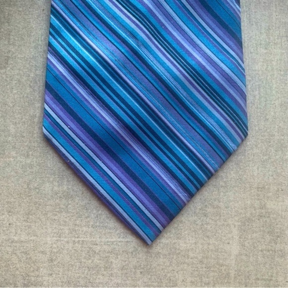 ISAIA “Seven Fold” Blue & Lavendar Striped Silk Tie - Picture 6 of 6